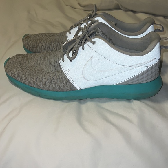 Mens Nike Flyknit Roshe Runs - Picture 2 of 7